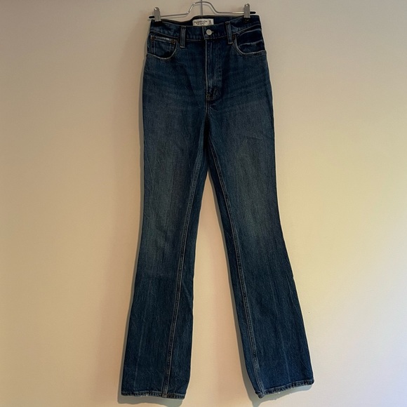 Abercrombie Ultra High Rise 70s Vintage Flare Jean - Picture 4 of 5